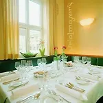 Hotel City-ost