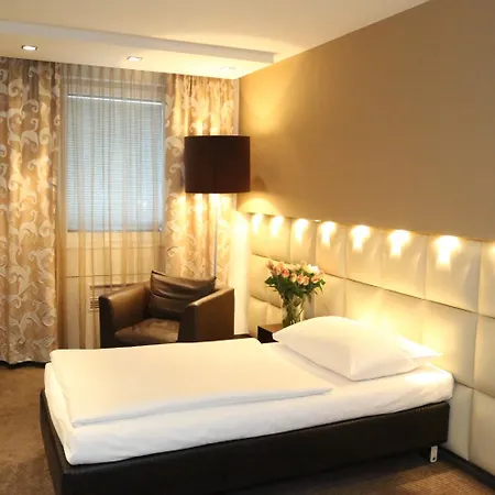 City-ost Hotel 3*